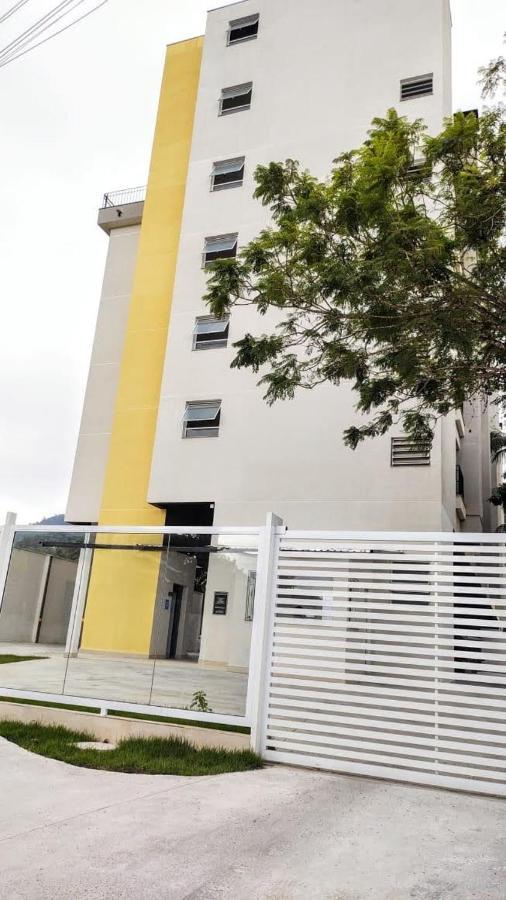 Apto Centro Ubatuba Com Varanda Gourmet, Suite E Piscina Bagian luar foto