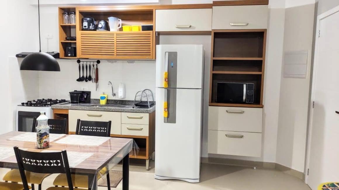 Apto Centro Ubatuba Com Varanda Gourmet, Suite E Piscina Bagian luar foto