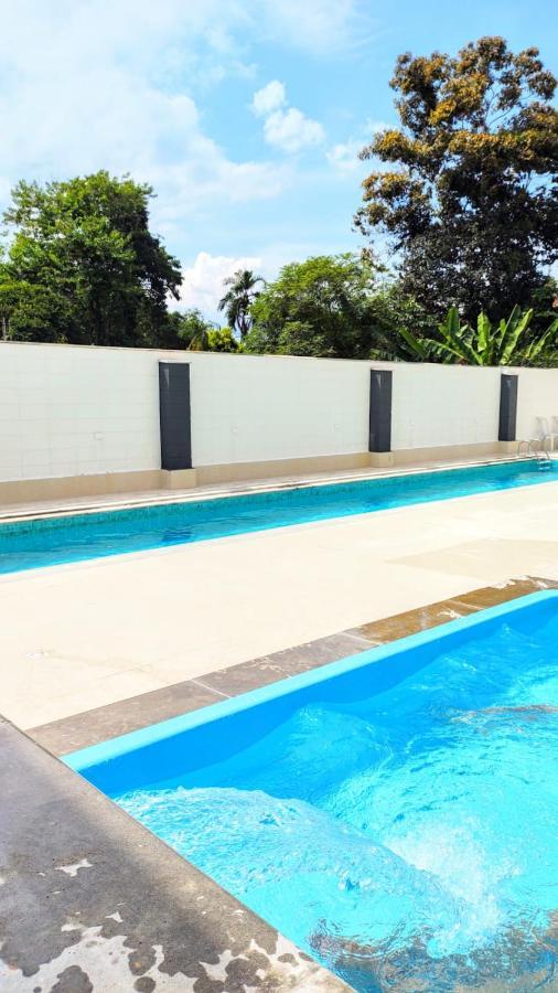 Apto Centro Ubatuba Com Varanda Gourmet, Suite E Piscina Bagian luar foto
